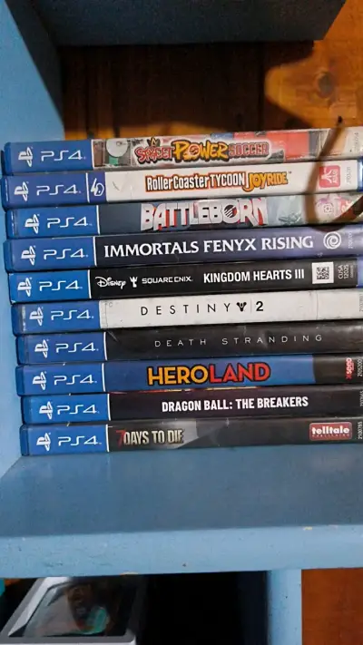 Colección de juegos PS4 variados - miniatura 1