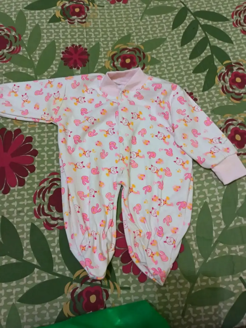 Enterito de bebé con diseño de oso rosado - 2
