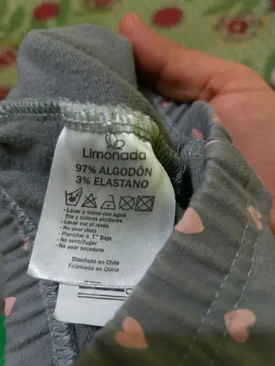 Pantalones de bebé gris con corazones - miniatura 2