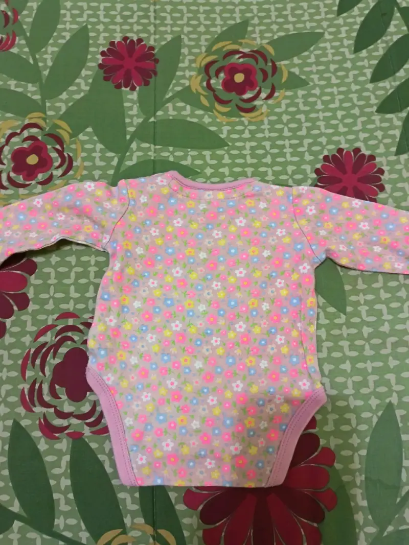 Pijama de bebé con estampado floral - 2