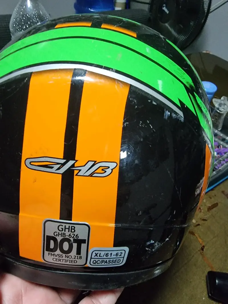 Casco de moto GIVI negro y naranja - 4