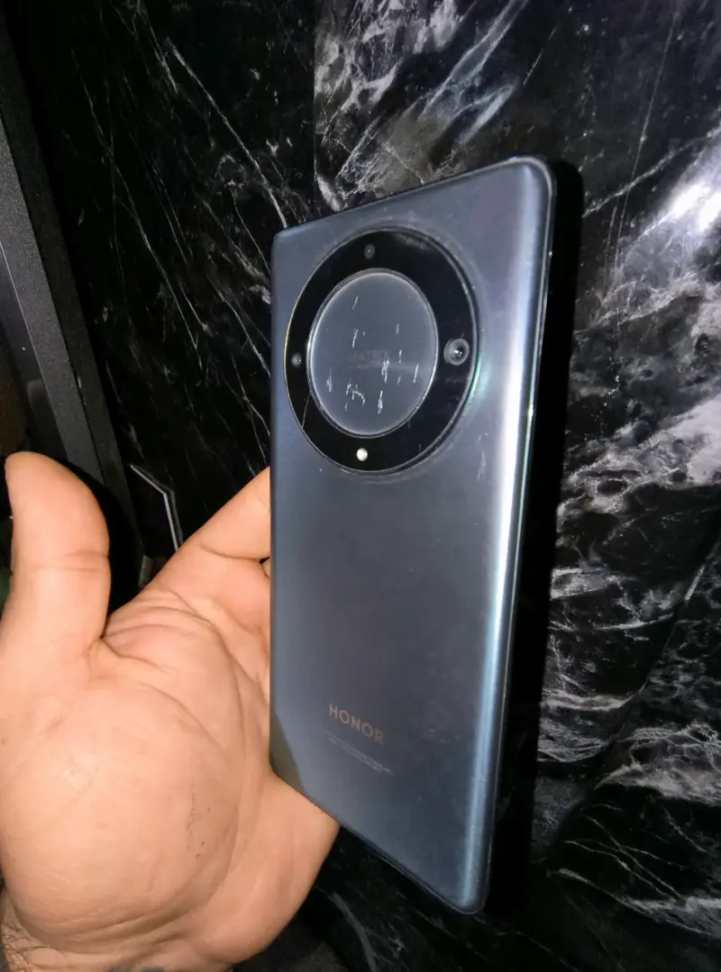 Honor Magic 5 lite con pantalla curva - 3