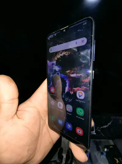 Samsung Galaxy A30s huella en pantalla - miniatura 1