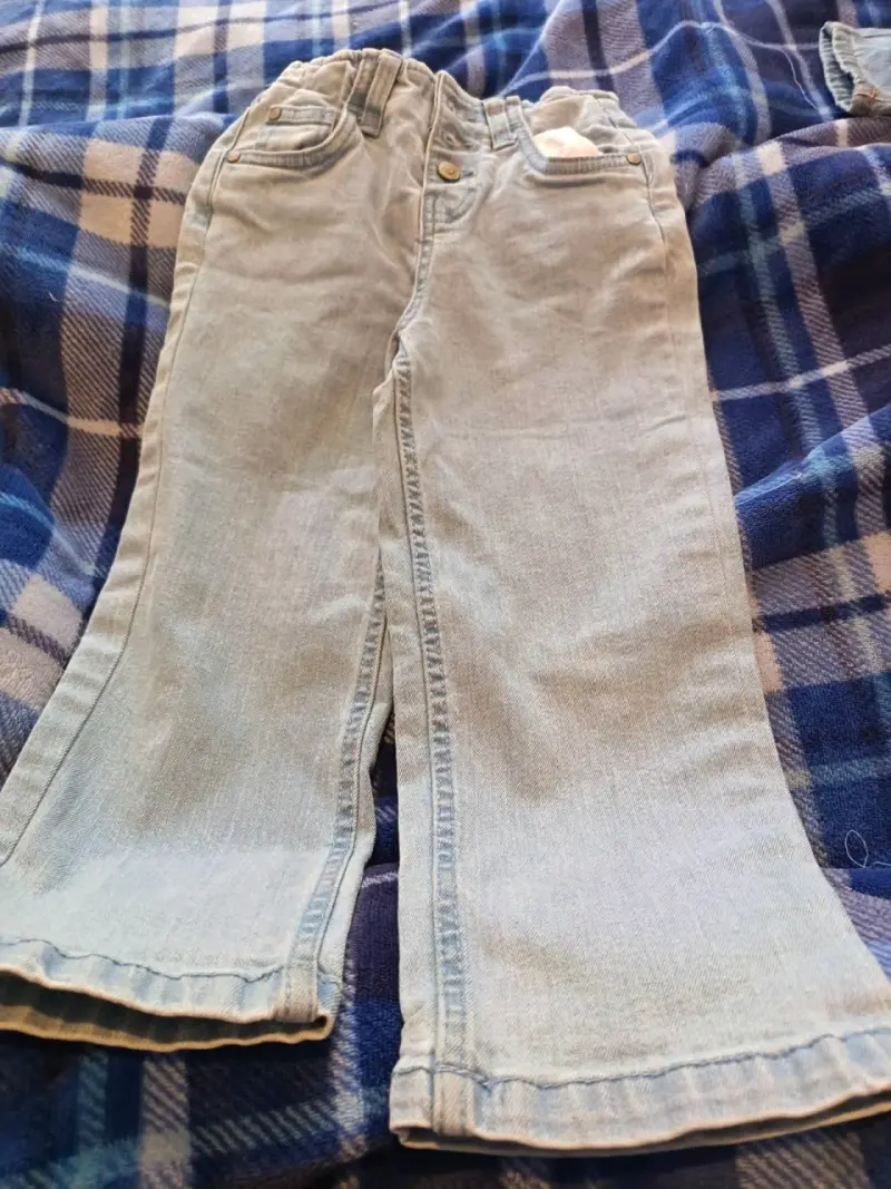 Chaqueta de mezclilla con bordados étnicos - 2