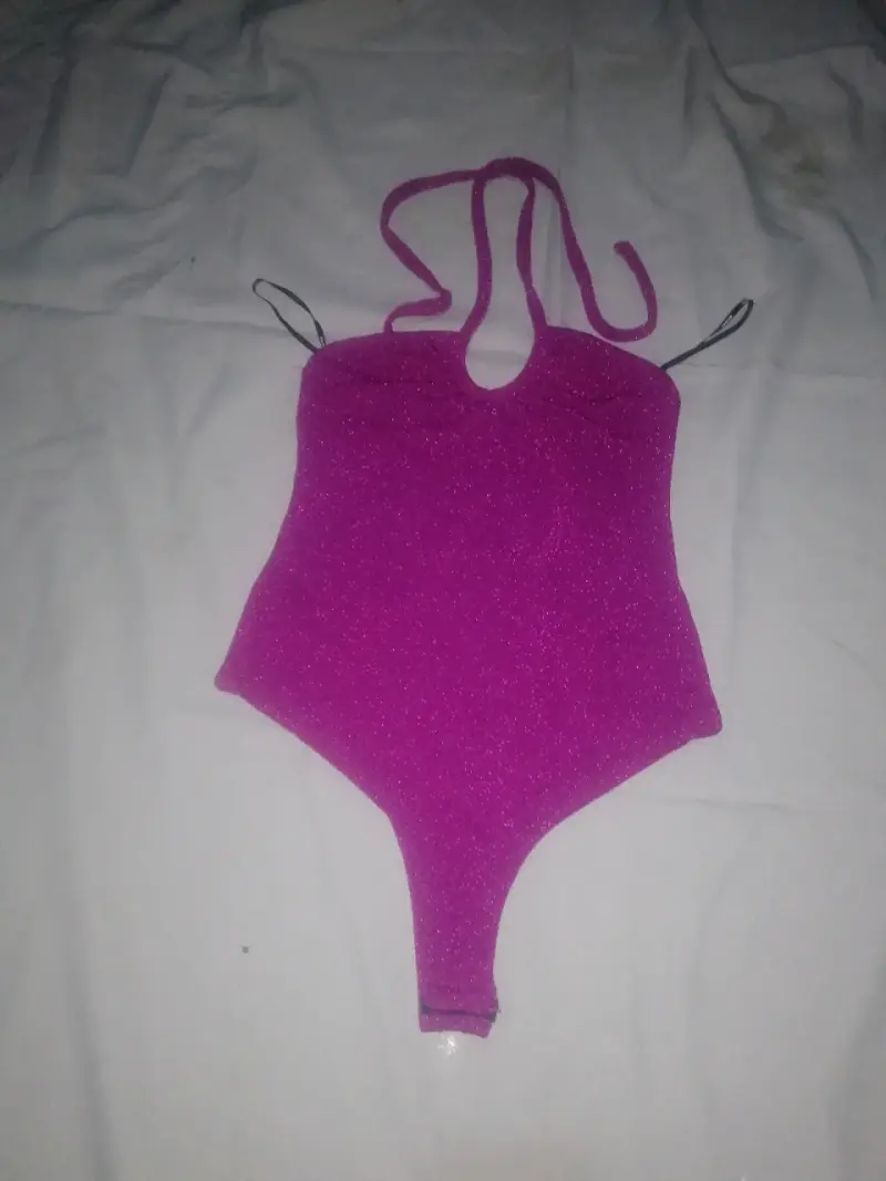 Chaqueta de cuero negra con cierre metálico - 3