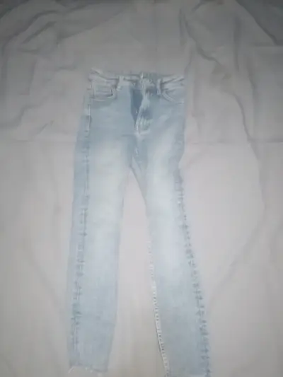 Chaqueta de cuero negra con cierre metálico - miniatura 5