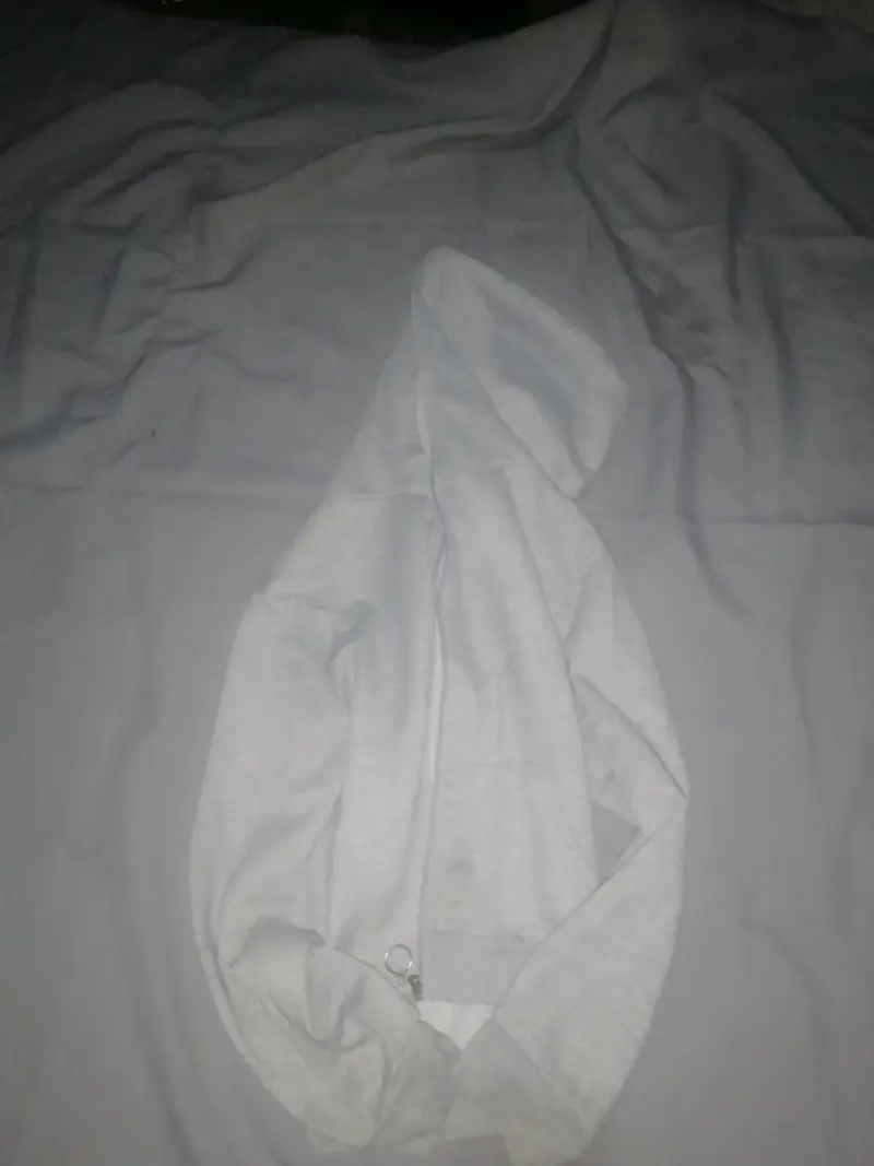 Chaqueta de cuero negra con cierre metálico - 6