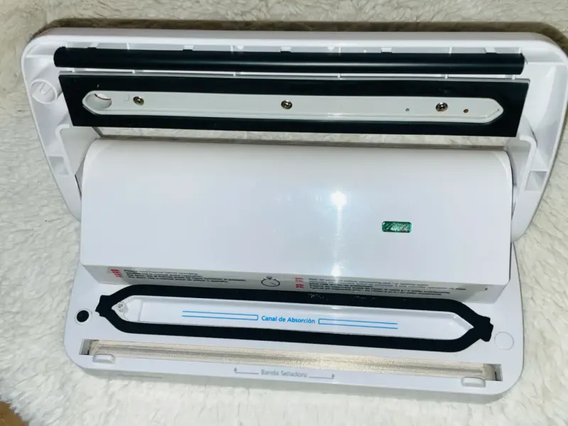 Selladora al vacío Oster compacta - 2