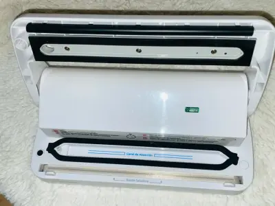 Selladora al vacío Oster compacta - miniatura 2