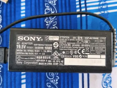 Cargador Sony para laptop con cable largo - miniatura 3