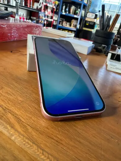 iPhone 15 color rosa - miniatura 1