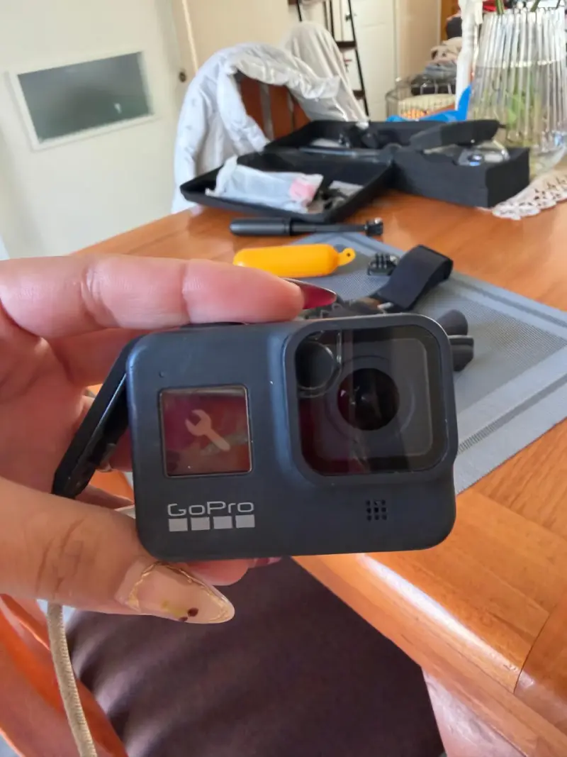 Cámara GoPro Hero 8 para aventuras - 1