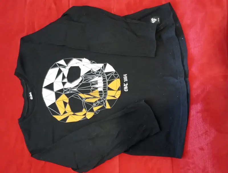 Polera negra estampada 'Let's Play' - 3