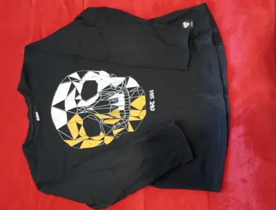 Polera negra estampada 'Let's Play' - miniatura 3