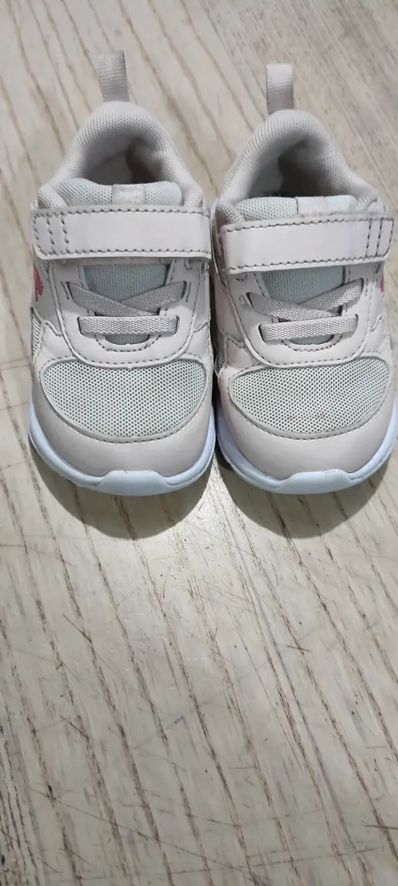 Zapatillas deportivas infantiles Puma rosadas - 2