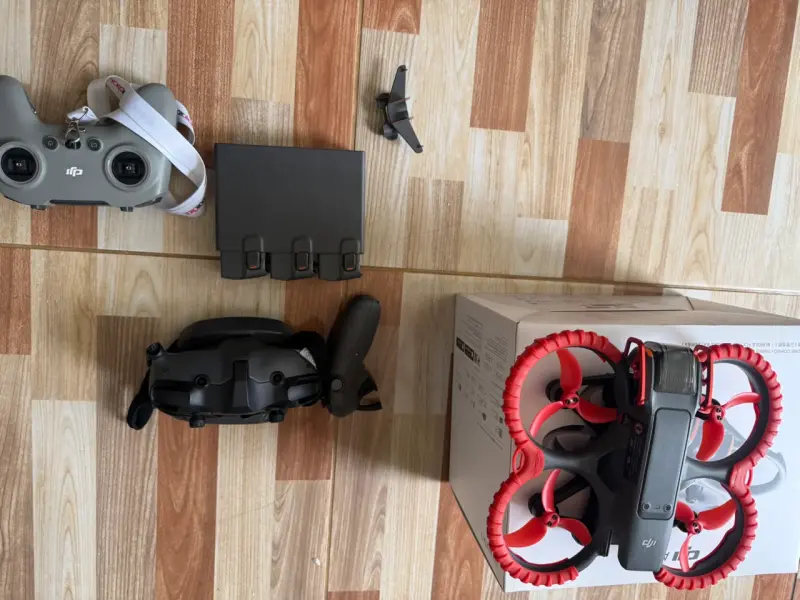 Drone DJI avata 2 con control y accesorios - 2