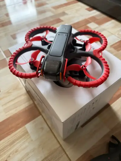 Drone DJI avata 2 con control y accesorios - miniatura 6