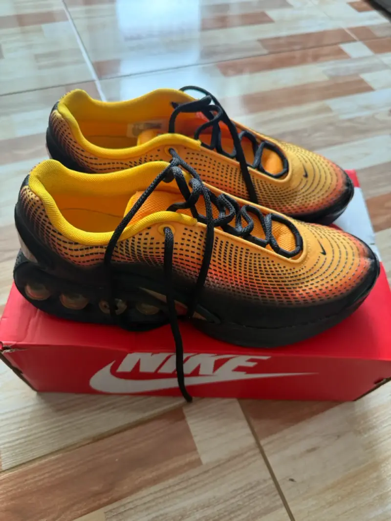 Zapatillas Nike DN deportivas naranjas - 1