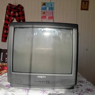Televisor Philips CRT clásico con control remoto - miniatura 3