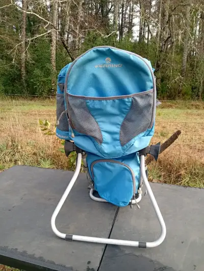Mochila portabebé azul con soporte - miniatura 2