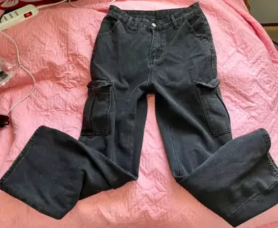 Pantalones cargo negros - miniatura 1