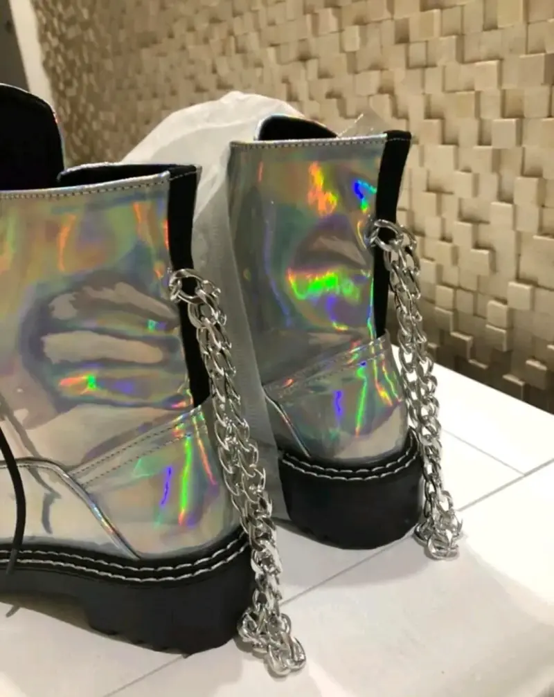 Botas holográficas con cordones y cadena - 3