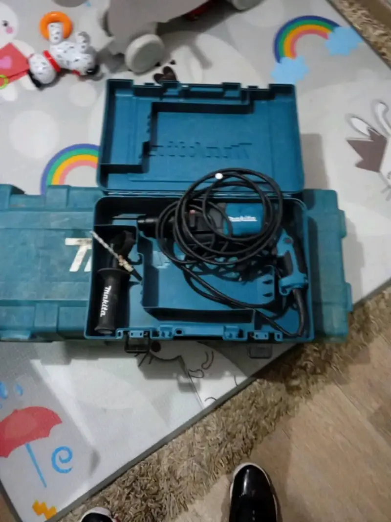 Martillo demoledor Makita con estuche - 4