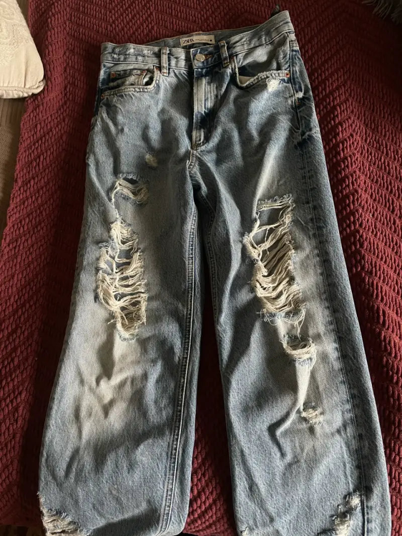 Jeans desgastados Zara para mujer - 1