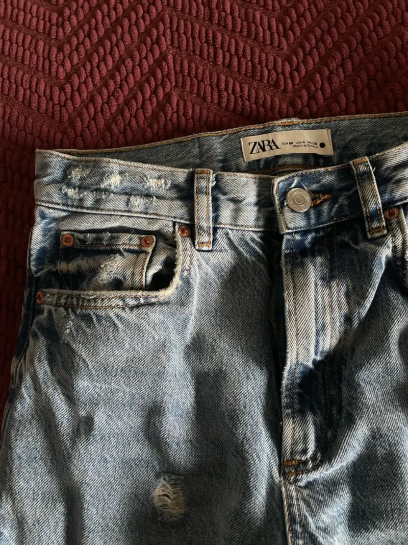 Jeans desgastados Zara para mujer - 2