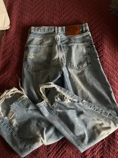 Jeans desgastados Zara para mujer - miniatura 3