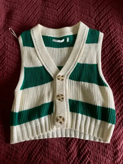 Chaleco verde y blanco - miniatura 1