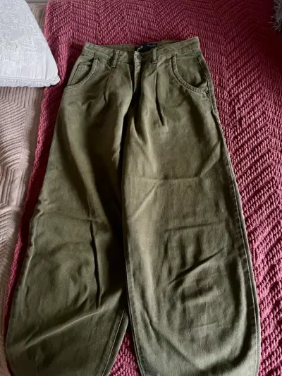 Pantalones ballon verde oliva Zara - miniatura 1