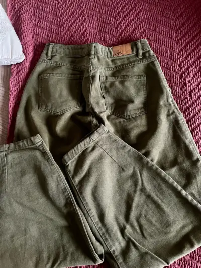 Pantalones ballon verde oliva Zara - miniatura 3