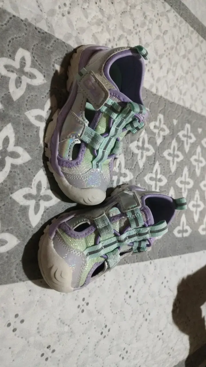Sandalias deportivas infantiles brillantes - 1