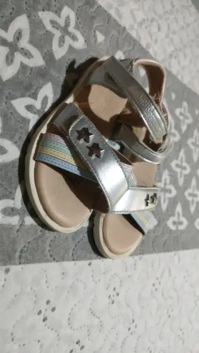 Sandalias deportivas infantiles brillantes - miniatura 3