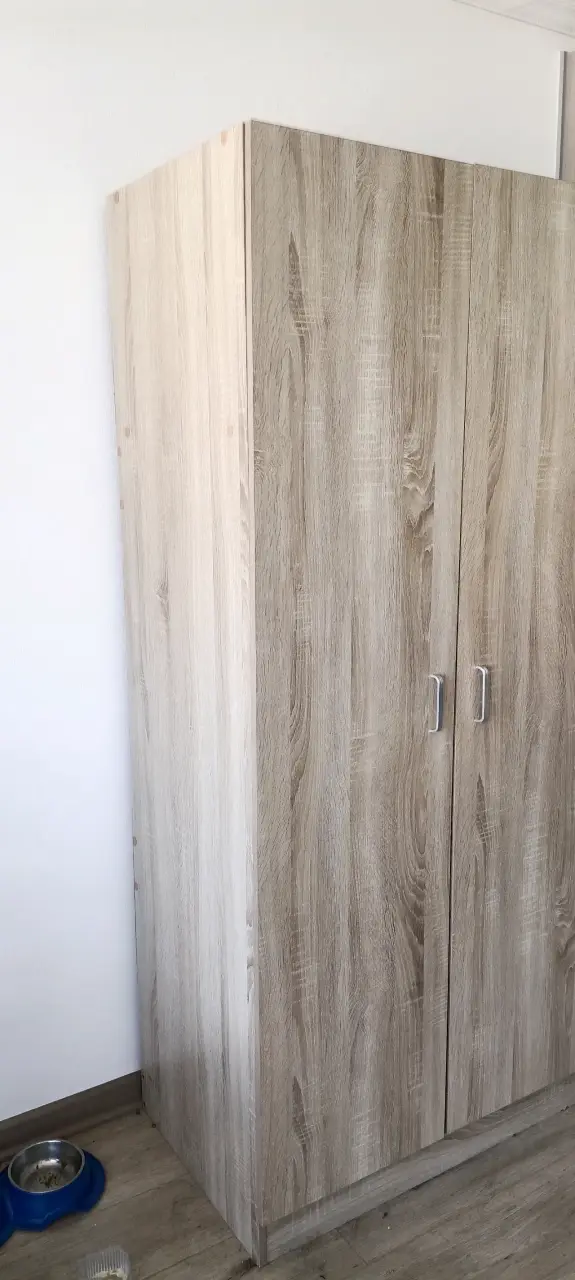 Armario de madera con puertas dobles - 3