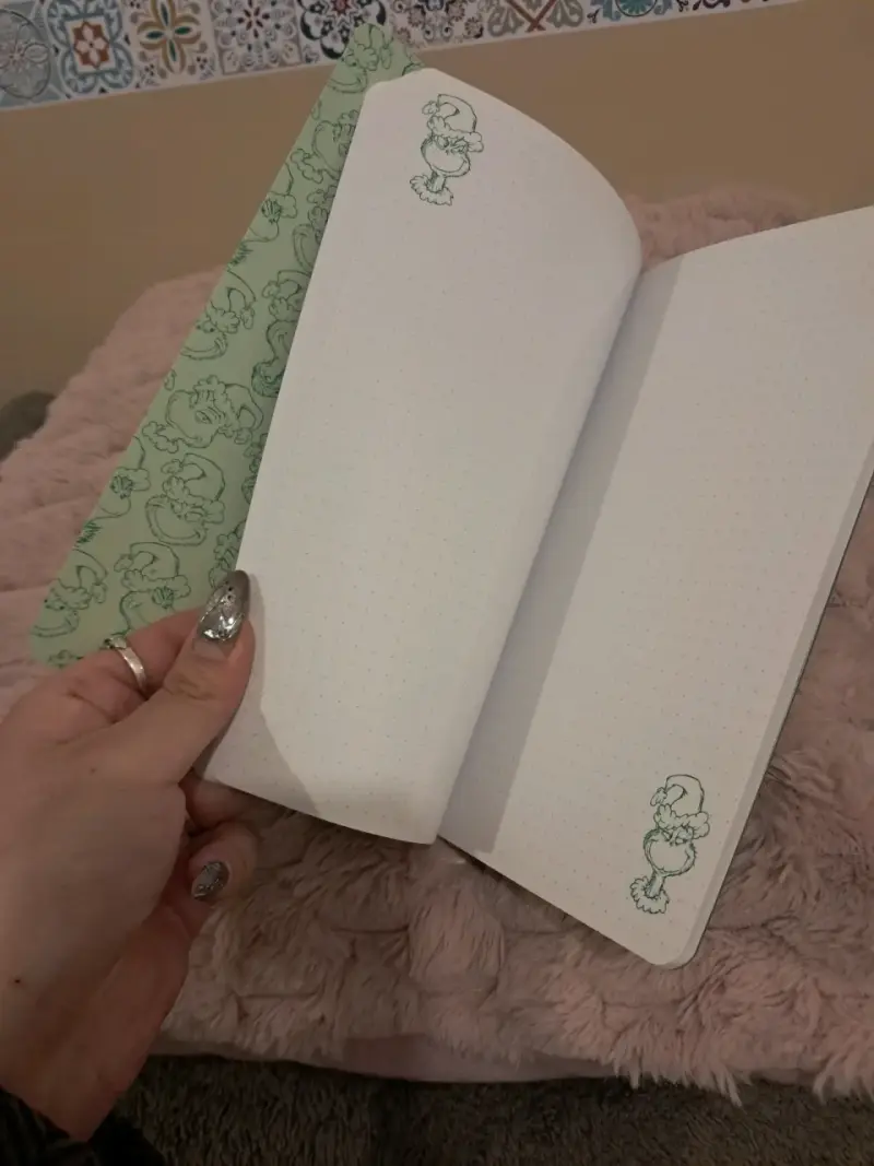 Cuaderno The Grinch verde - 3