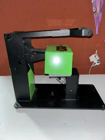 Prensa térmica Galaxy verde para estampados - miniatura 2