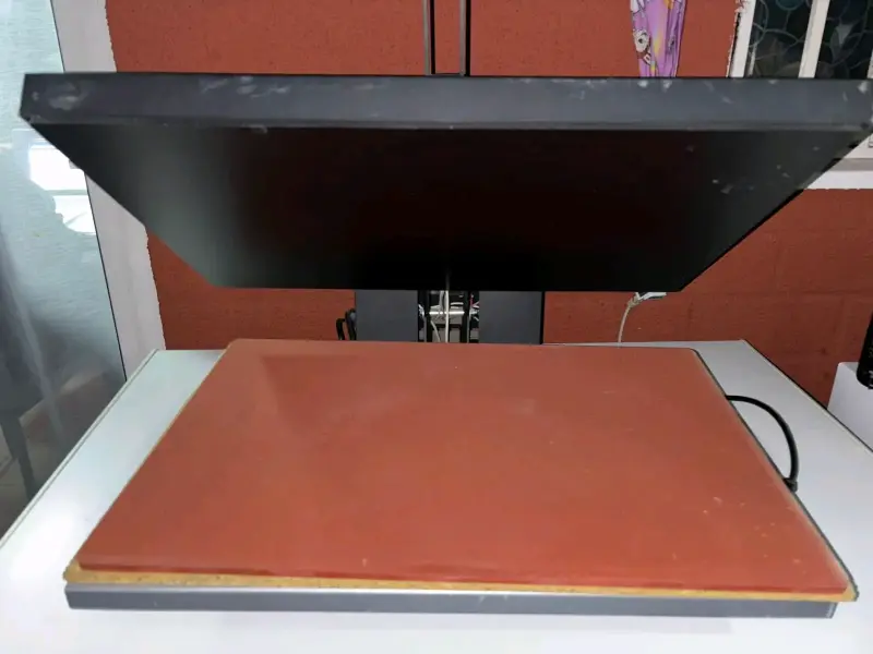 Plancha térmica para estampado de camisetas - 1