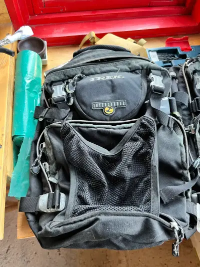 Mochila y parrilla trek  negra resistente - miniatura 1