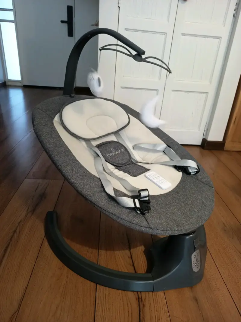 Silla nido mecedora para bebé con móvil Bebesit - 2