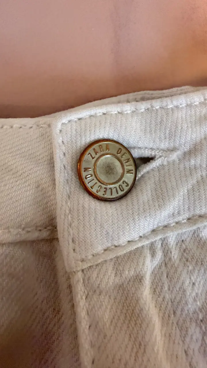 Shorts Zara de mezclilla con diseño tie-dye - 4