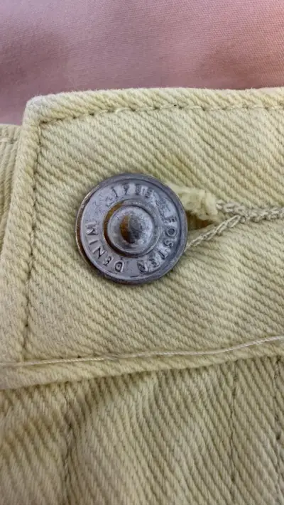 Shorts Foster amarillos de mezclilla desgastados - miniatura 5