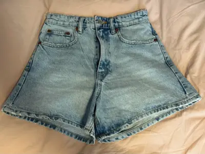 Shorts Zara de mezclilla azul claro para mujer - miniatura 1
