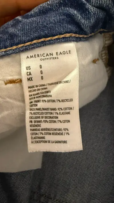 Shorts American Eagle de mezclilla desgastados - miniatura 4