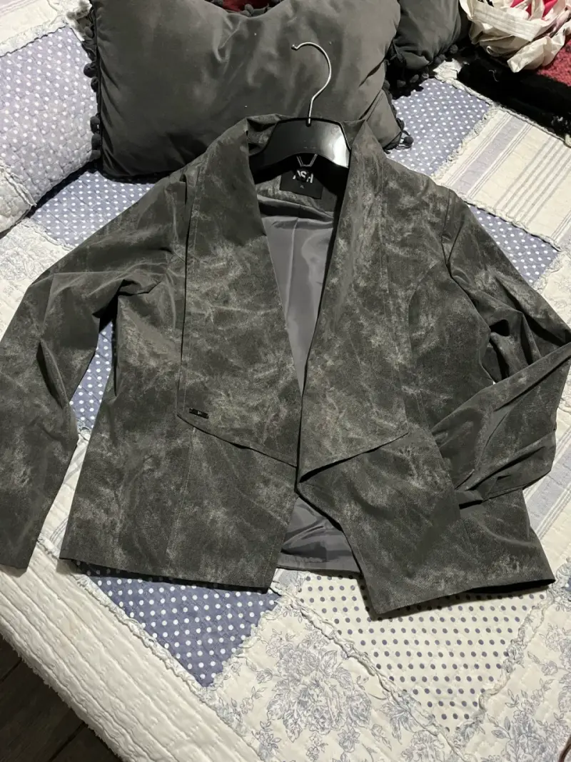Blazer gris estilo casual para mujer - 3