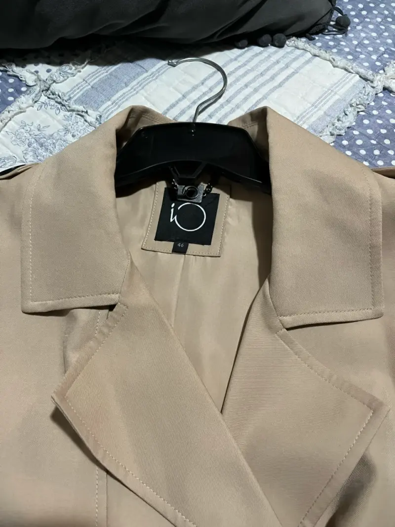 Blazer beige elegante marca IO - 1