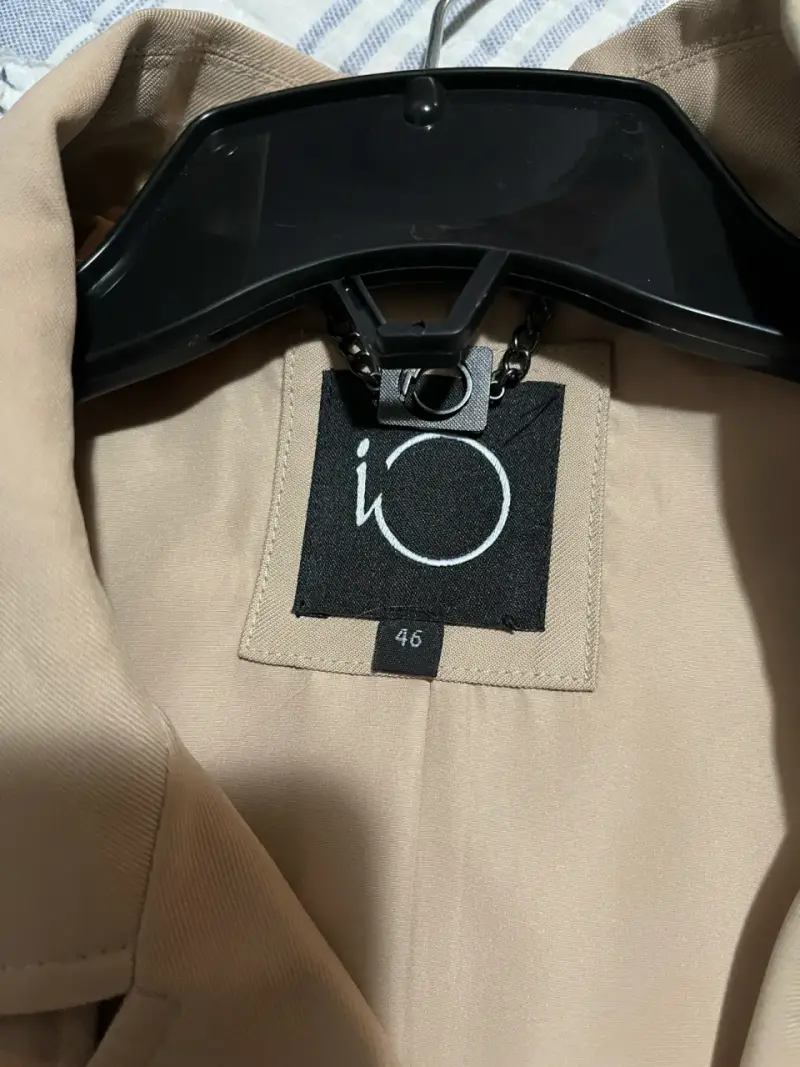 Blazer beige elegante marca IO - 4