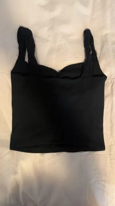 Top negro con tirantes de encaje - miniatura 2