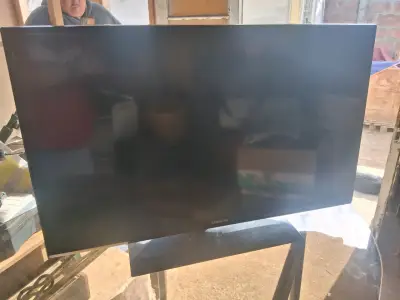 Televisor Samsung de pantalla plana - miniatura 1